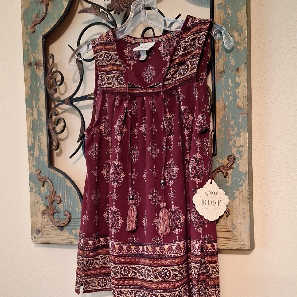 Knox Rose Red Smocked Square Neck Top. NWT Size Small